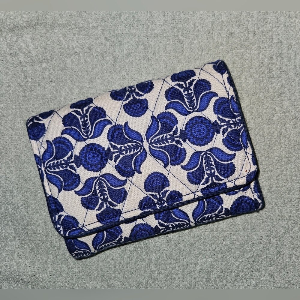Vera Bradley Petite Tri Fold Wallet, Cobalt Tile Pattern, EUC
